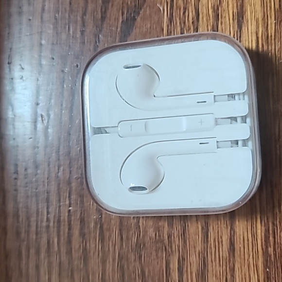 NWOT Apple Ear Buds - Picture 3 of 3